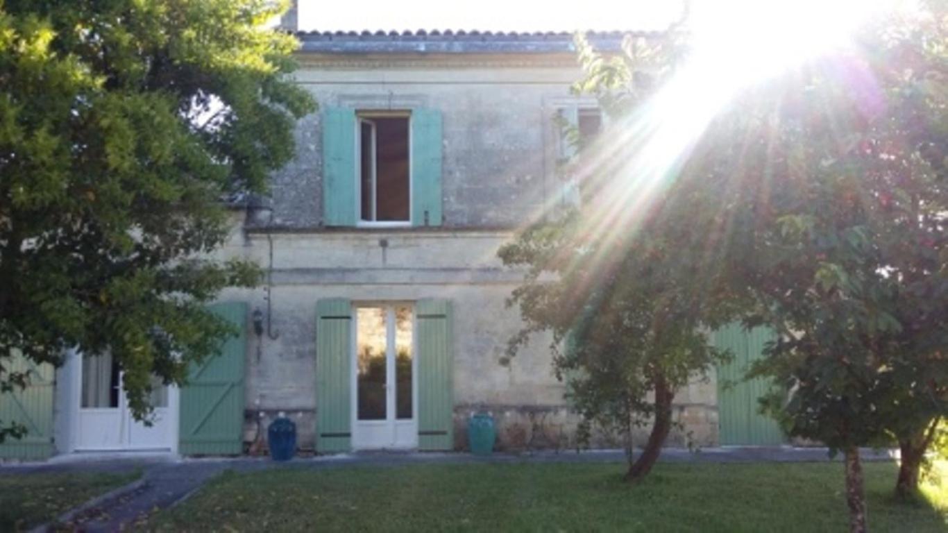 Comps  La Petite Auberge المظهر الخارجي الصورة