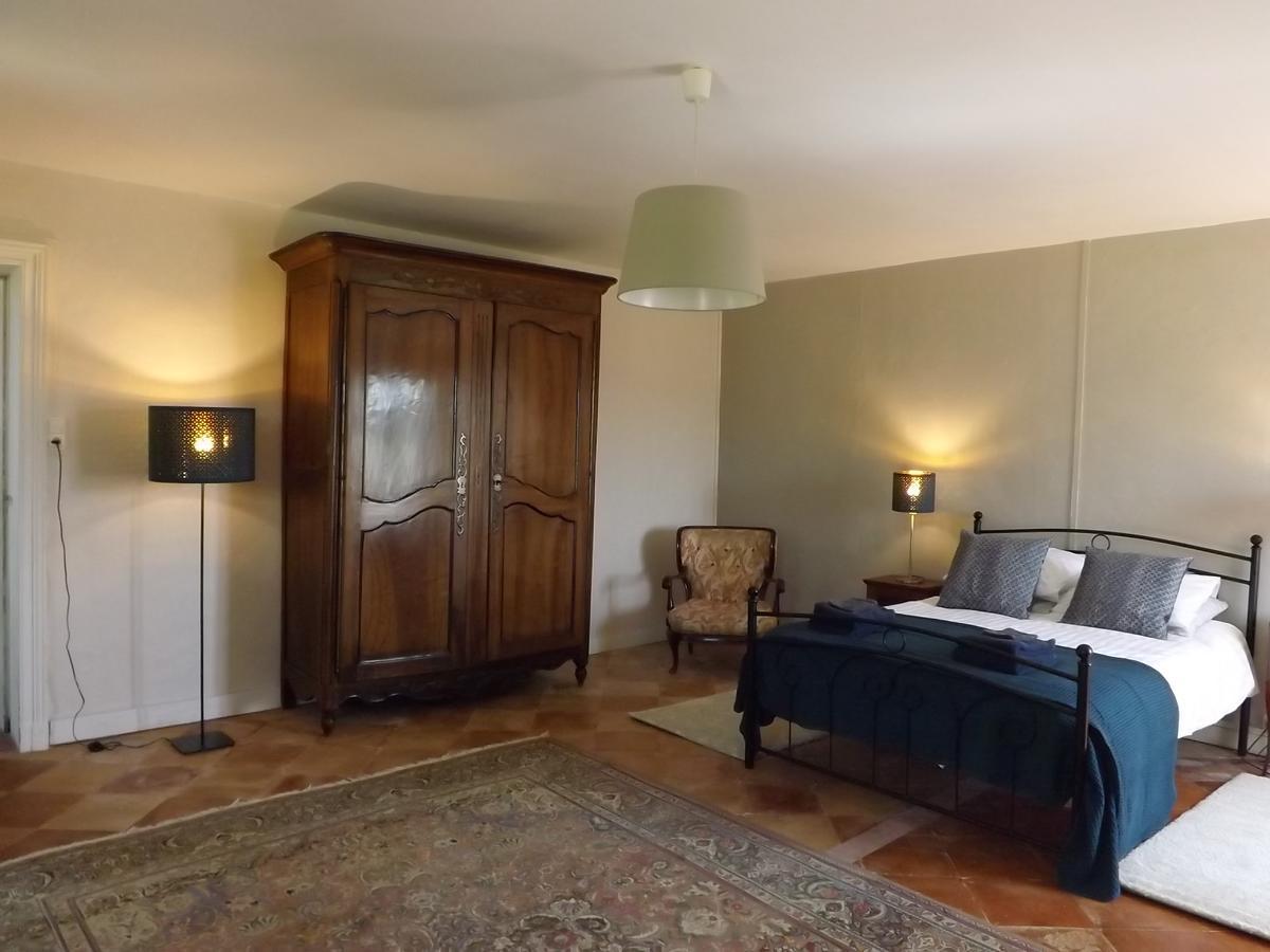 Comps  La Petite Auberge المظهر الخارجي الصورة