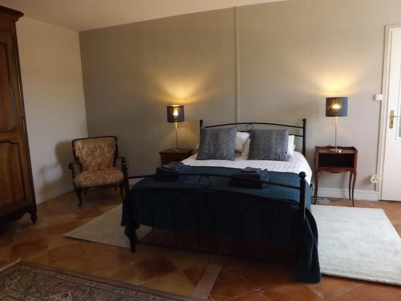 Comps  La Petite Auberge المظهر الخارجي الصورة